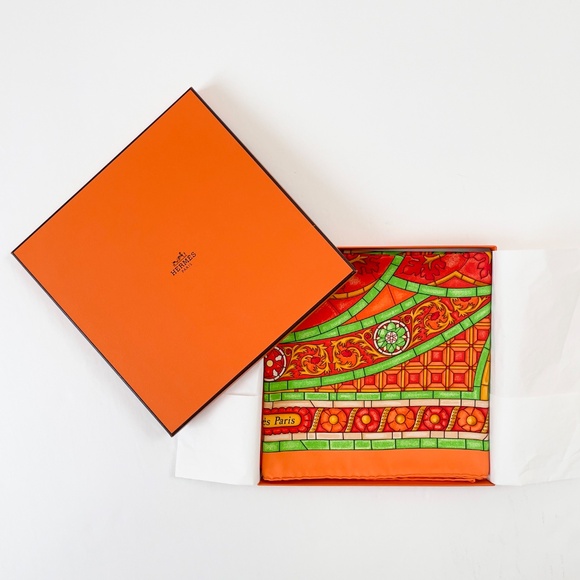 RARE! NWT Hermes Scarf Carré 90 "Lumbers de Paris" in Orange - Picture 2 of 10